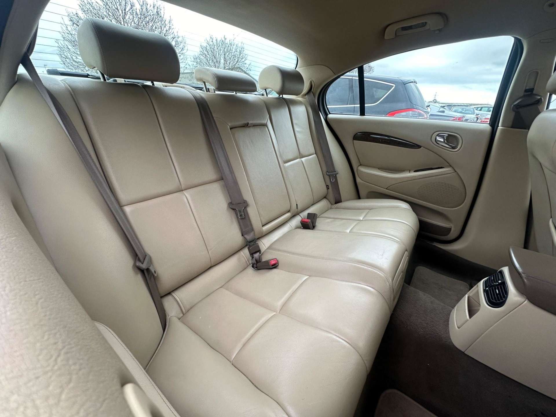 Jaguar S-Type 2.5 V6 SE Plus 4dr #12