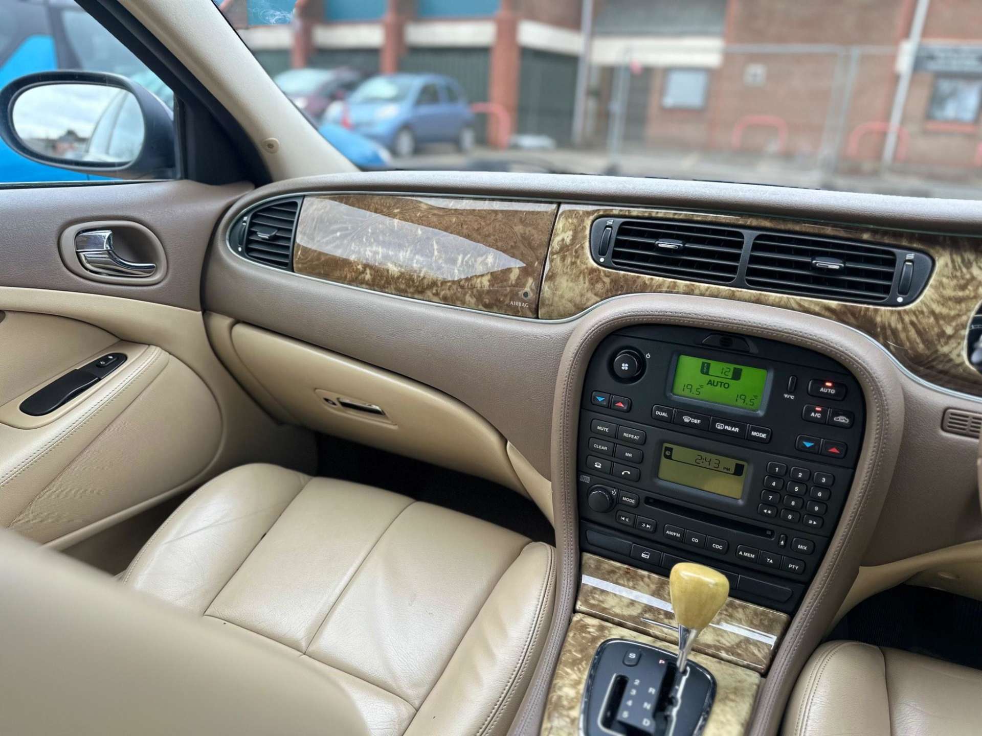 Jaguar S-Type 2.5 V6 SE Plus 4dr #16