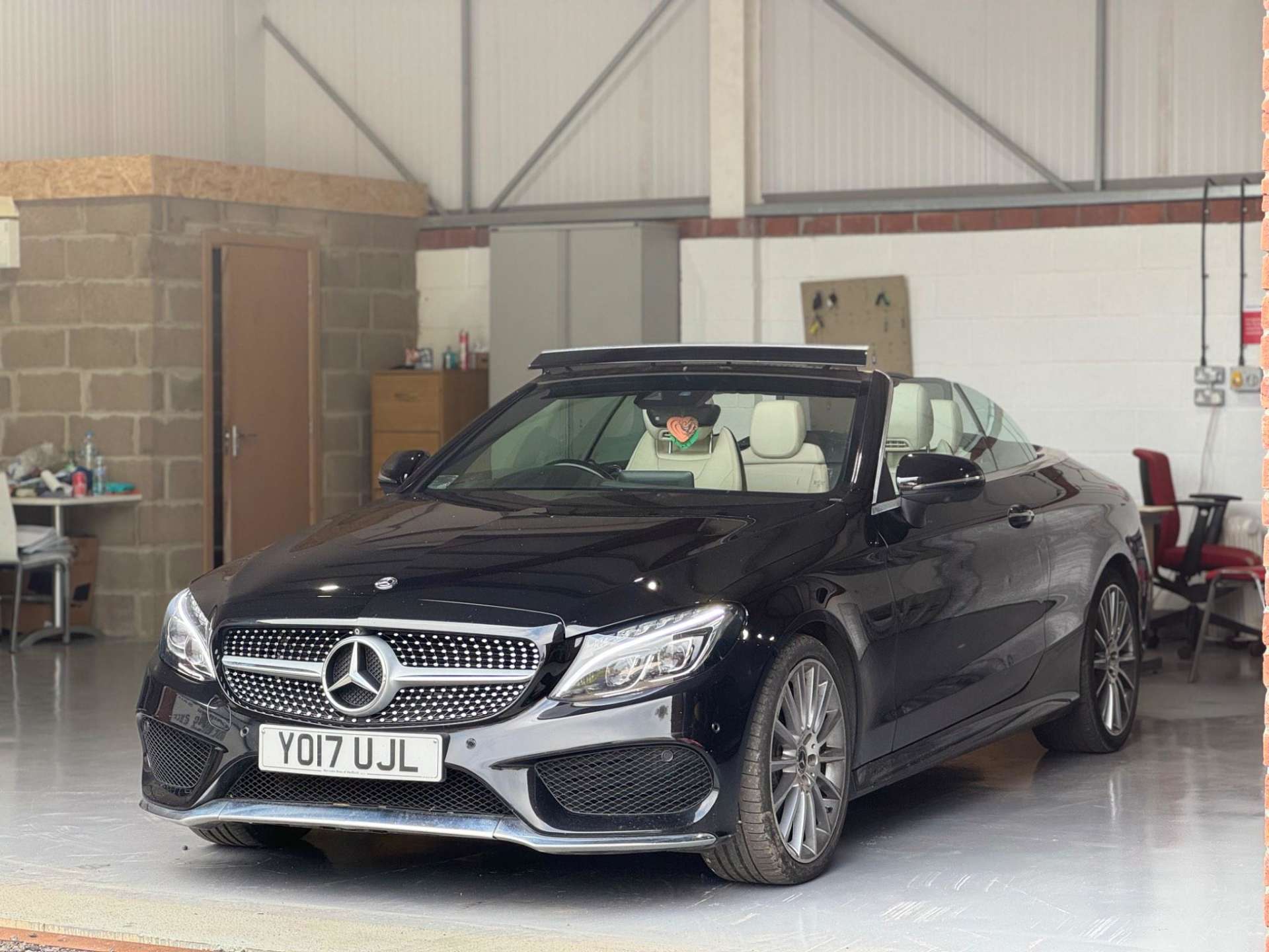 Mercedes-Benz C Class 2.1 C250d AMG Line (Premium Plus) Cabriolet G-Tronic+ Euro 6 (s/s) 2dr #2