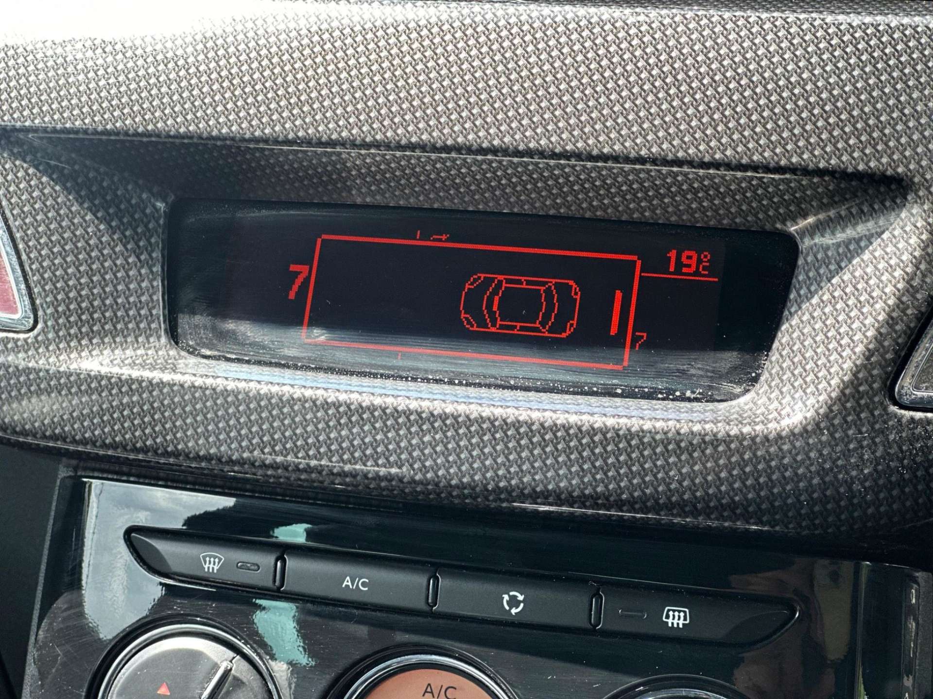Citroen DS3 1.6 e-HDi Airdream DSport Plus Euro 5 (s/s) 3dr #9