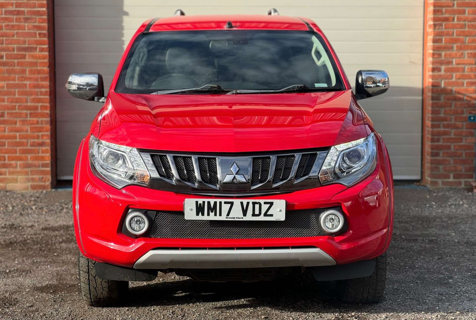 Mitsubishi L200 2.4 L200 Barbarian DI-D Auto 4WD #3