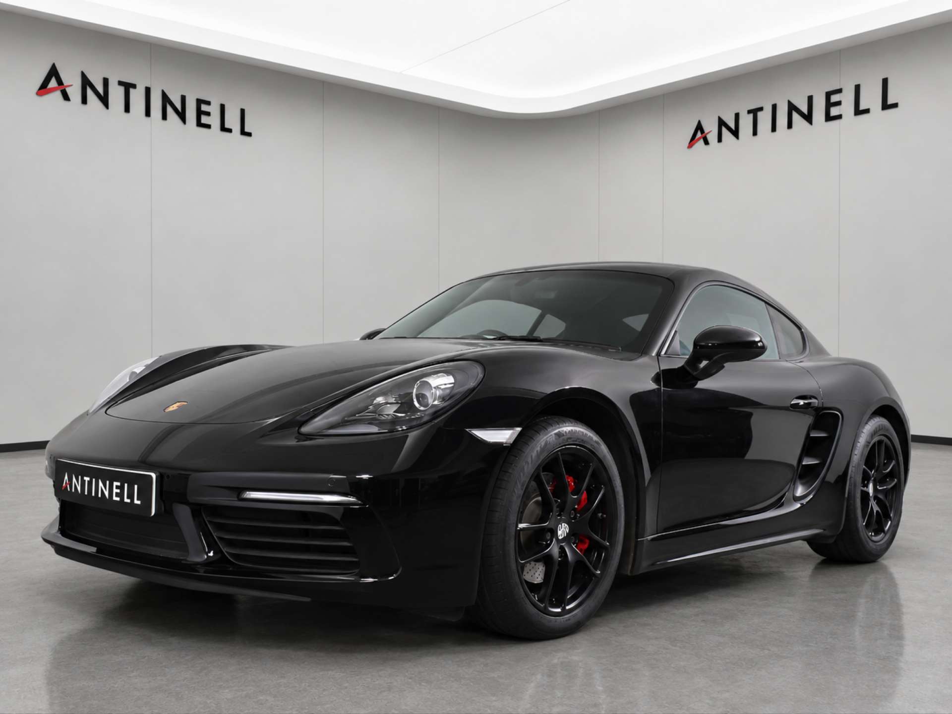 Porsche 718 Cayman — front three-quarter view