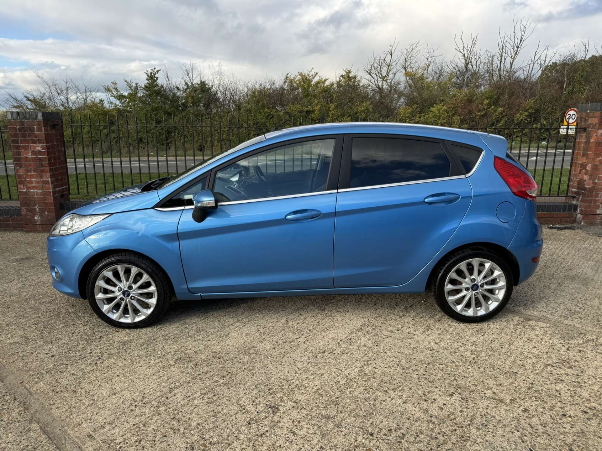 FORD FIESTA 1.4 Fiesta Titanium Auto 5dr #6