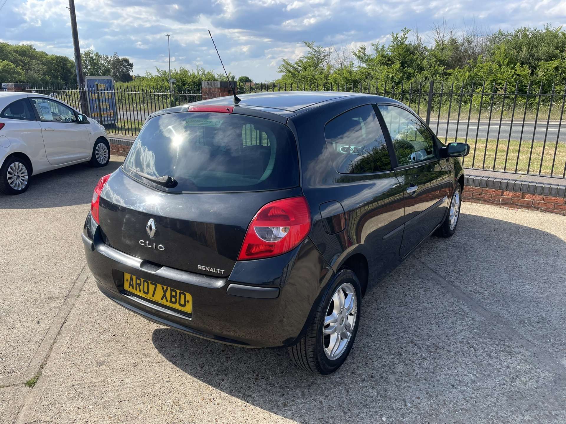 RENAULT CLIO 1.1 Clio Rip Curl 16v 3dr #8