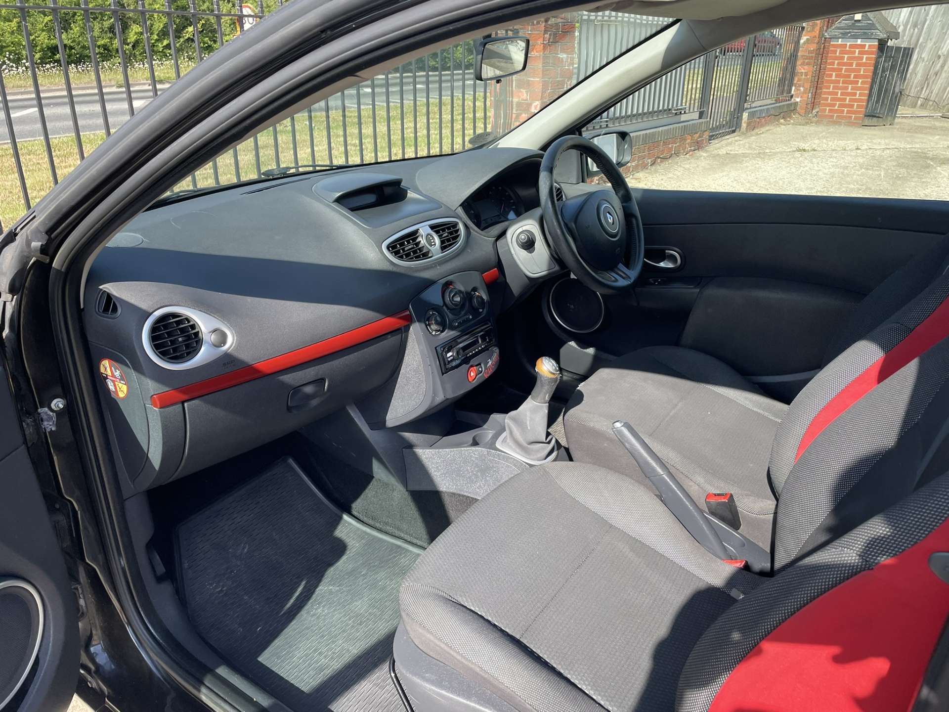 RENAULT CLIO 1.1 Clio Rip Curl 16v 3dr #17