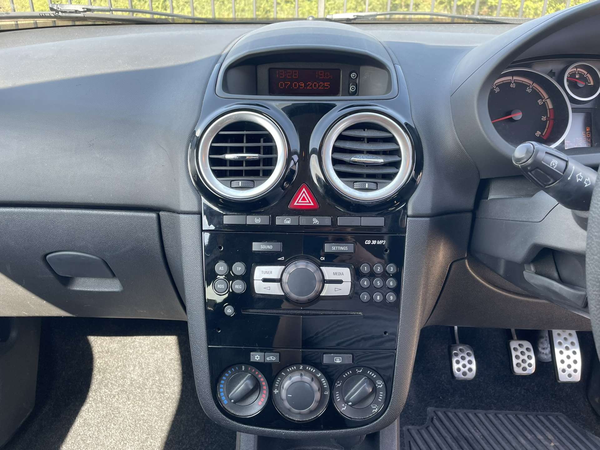 VAUXHALL CORSA 1.2 Corsa Limited Edition 3dr #13