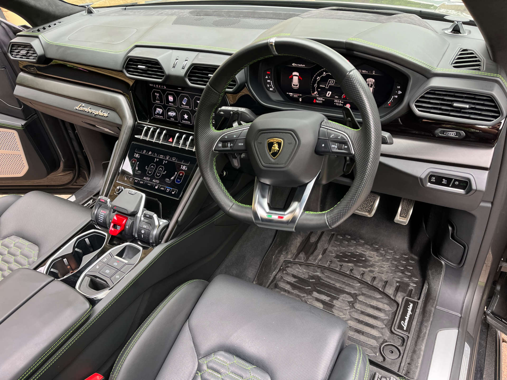 LAMBORGHINI URUS 4.0 Urus V8 Auto 4WD 5dr #9