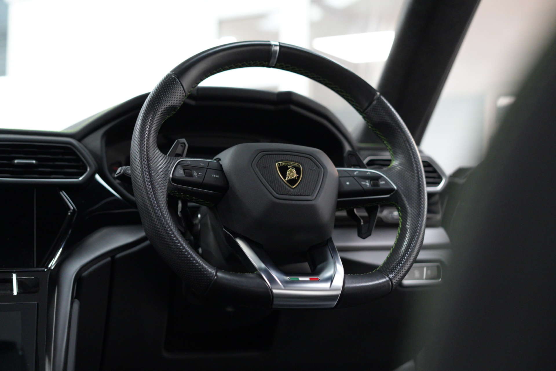 LAMBORGHINI URUS 4.0 Urus V8 Auto 4WD 5dr #18