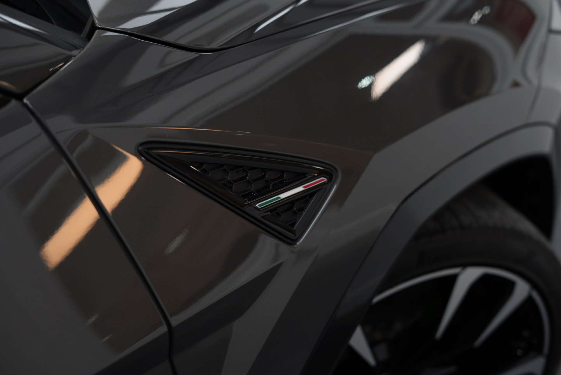 LAMBORGHINI URUS 4.0 Urus V8 Auto 4WD 5dr #28