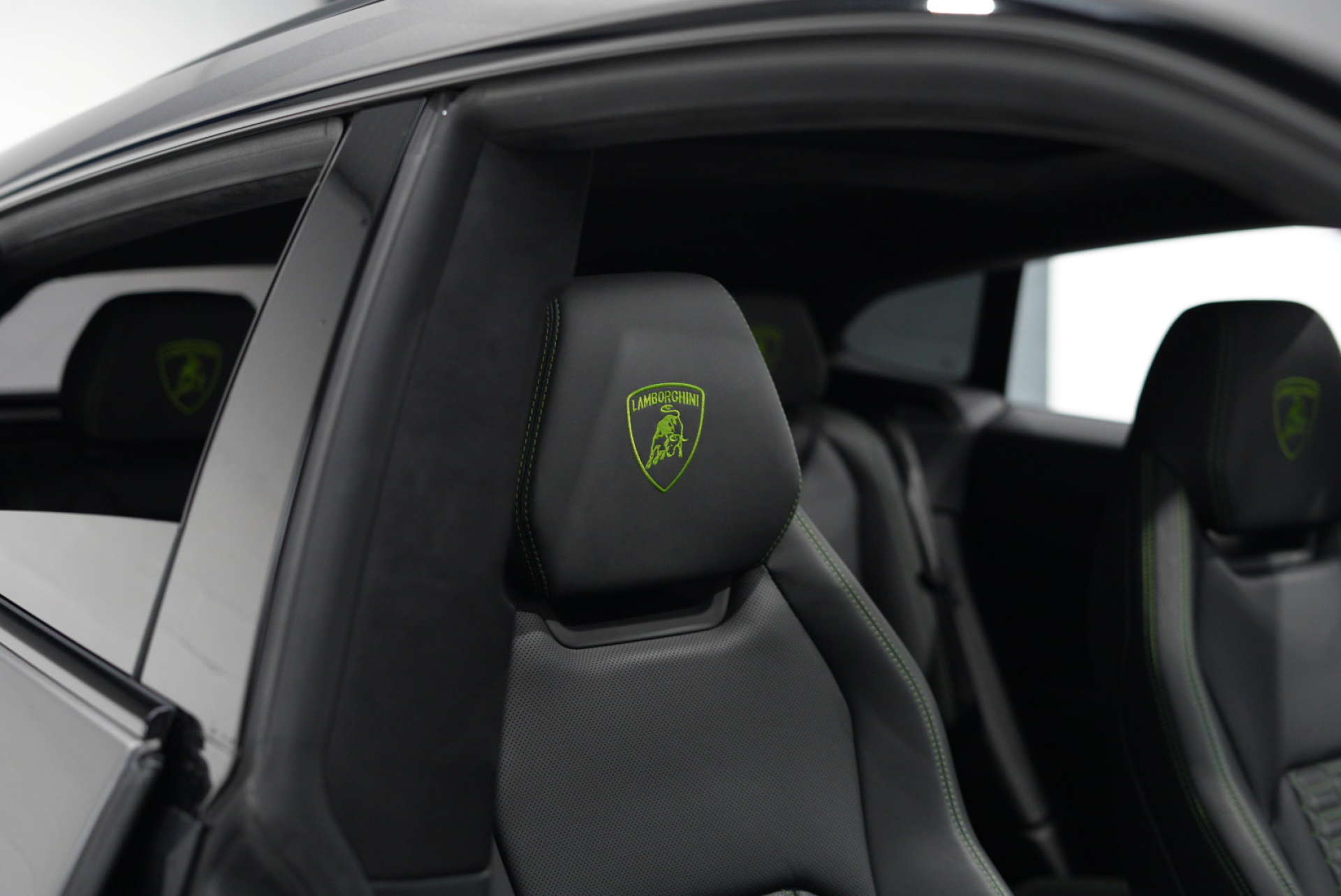 LAMBORGHINI URUS 4.0 Urus V8 Auto 4WD 5dr #32