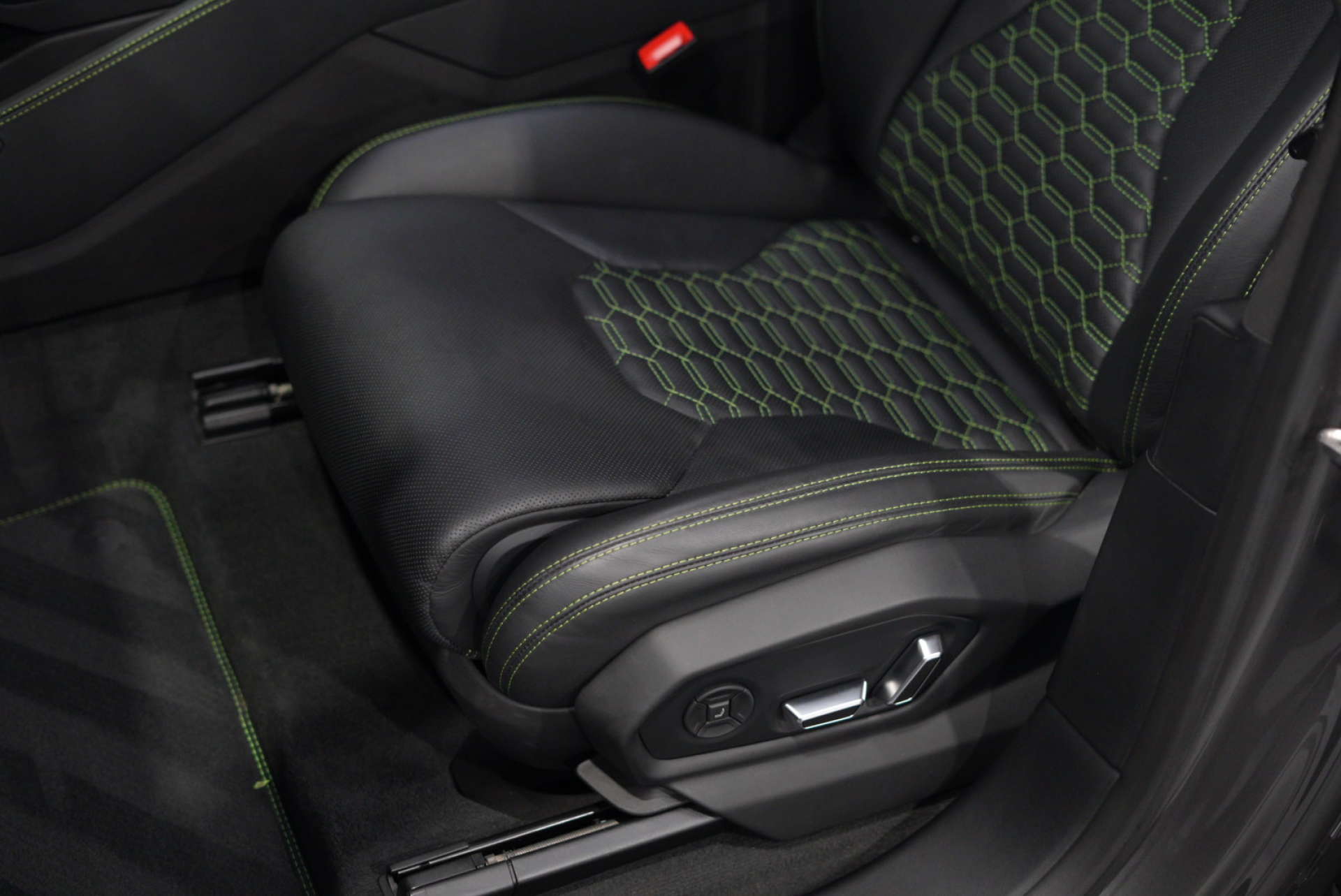 LAMBORGHINI URUS 4.0 Urus V8 Auto 4WD 5dr #39