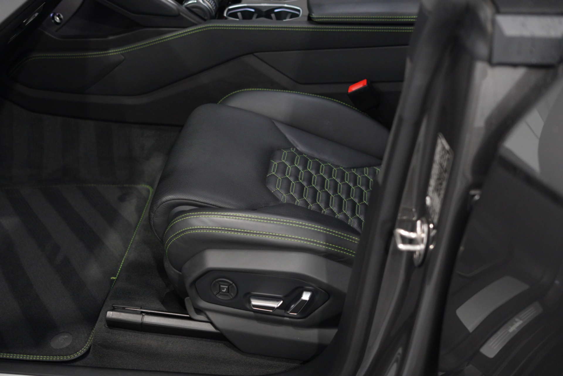 LAMBORGHINI URUS 4.0 Urus V8 Auto 4WD 5dr #40