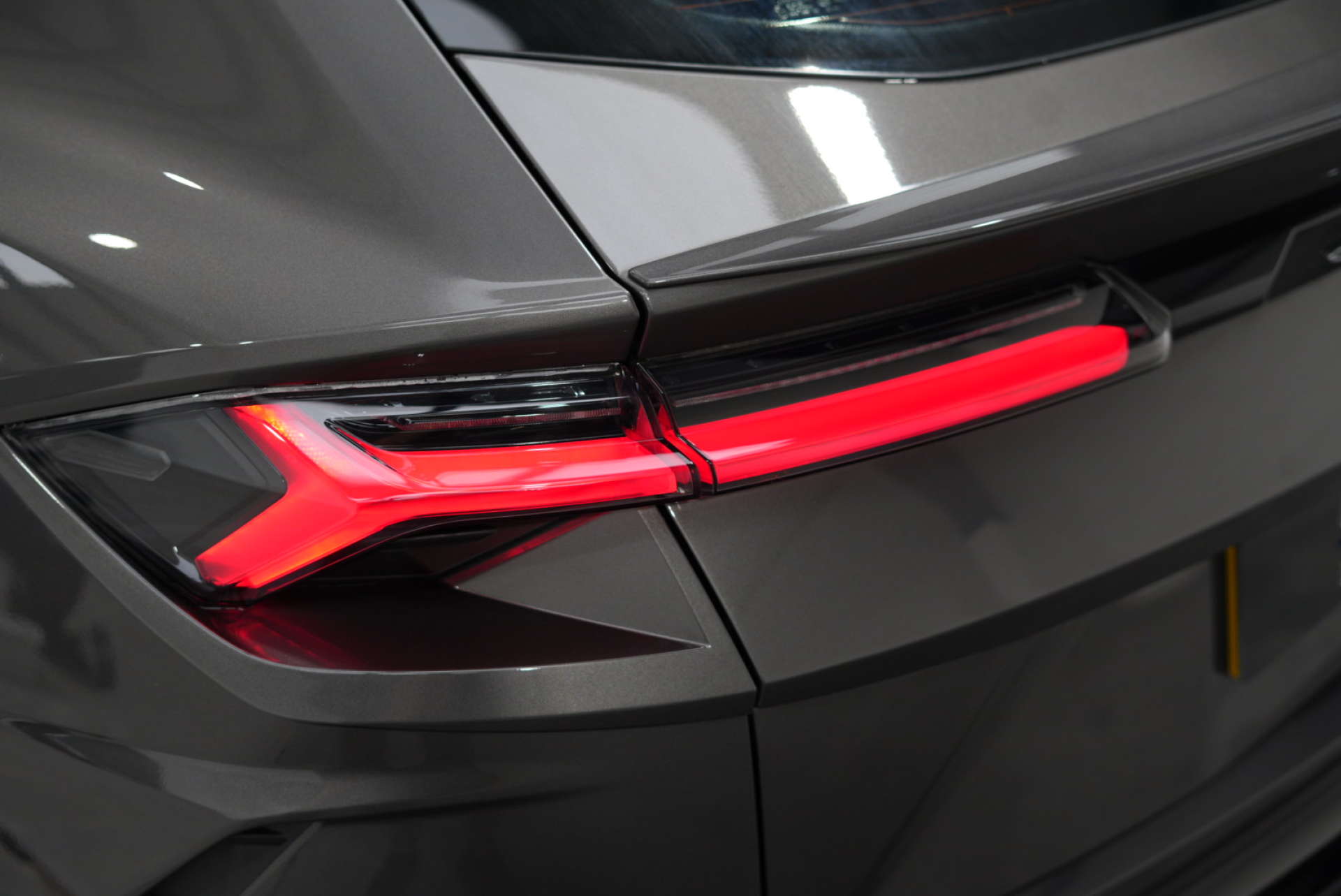 LAMBORGHINI URUS 4.0 Urus V8 Auto 4WD 5dr #63