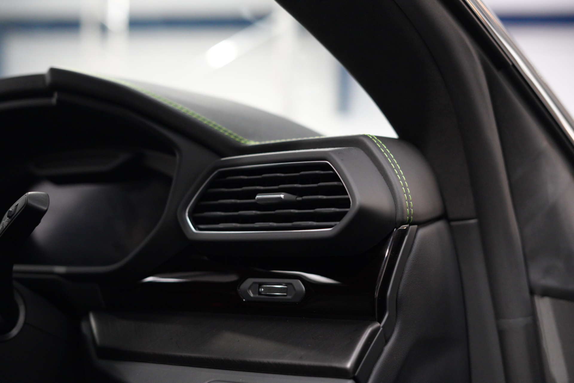 LAMBORGHINI URUS 4.0 Urus V8 Auto 4WD 5dr #76