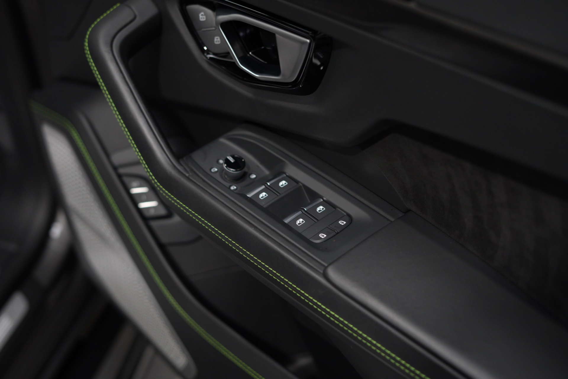 LAMBORGHINI URUS 4.0 Urus V8 Auto 4WD 5dr #83