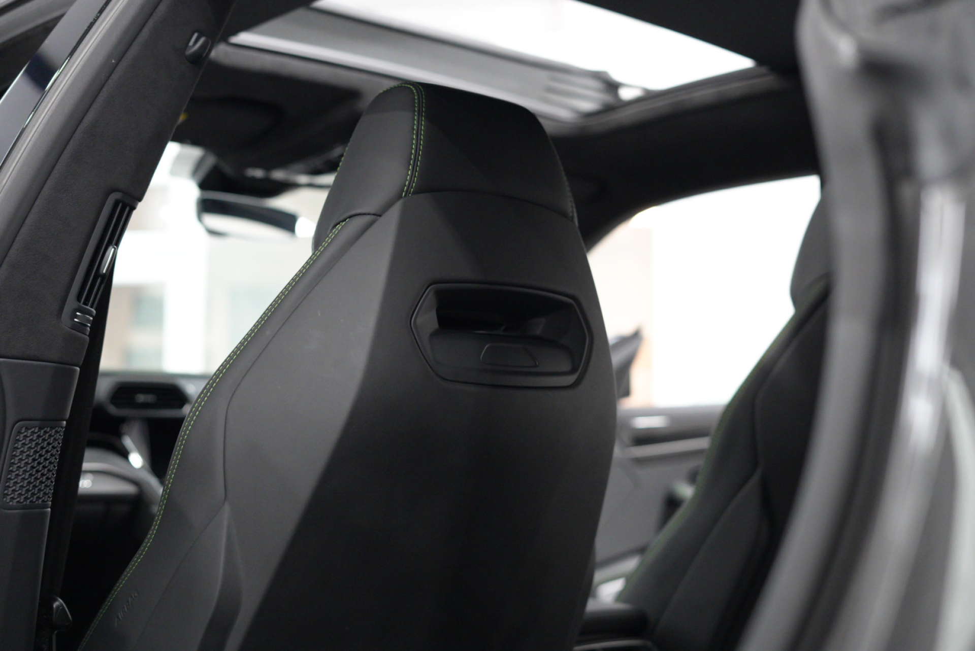 LAMBORGHINI URUS 4.0 Urus V8 Auto 4WD 5dr #88
