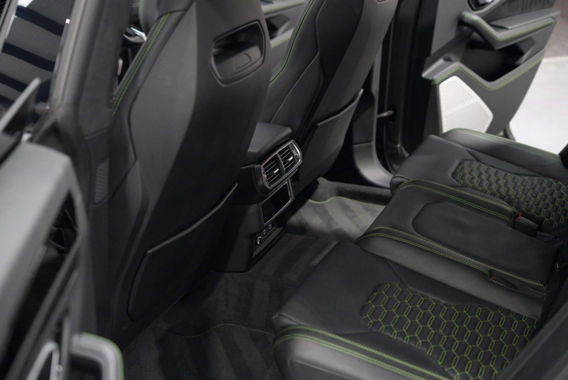 LAMBORGHINI URUS 4.0 Urus V8 Auto 4WD 5dr #91