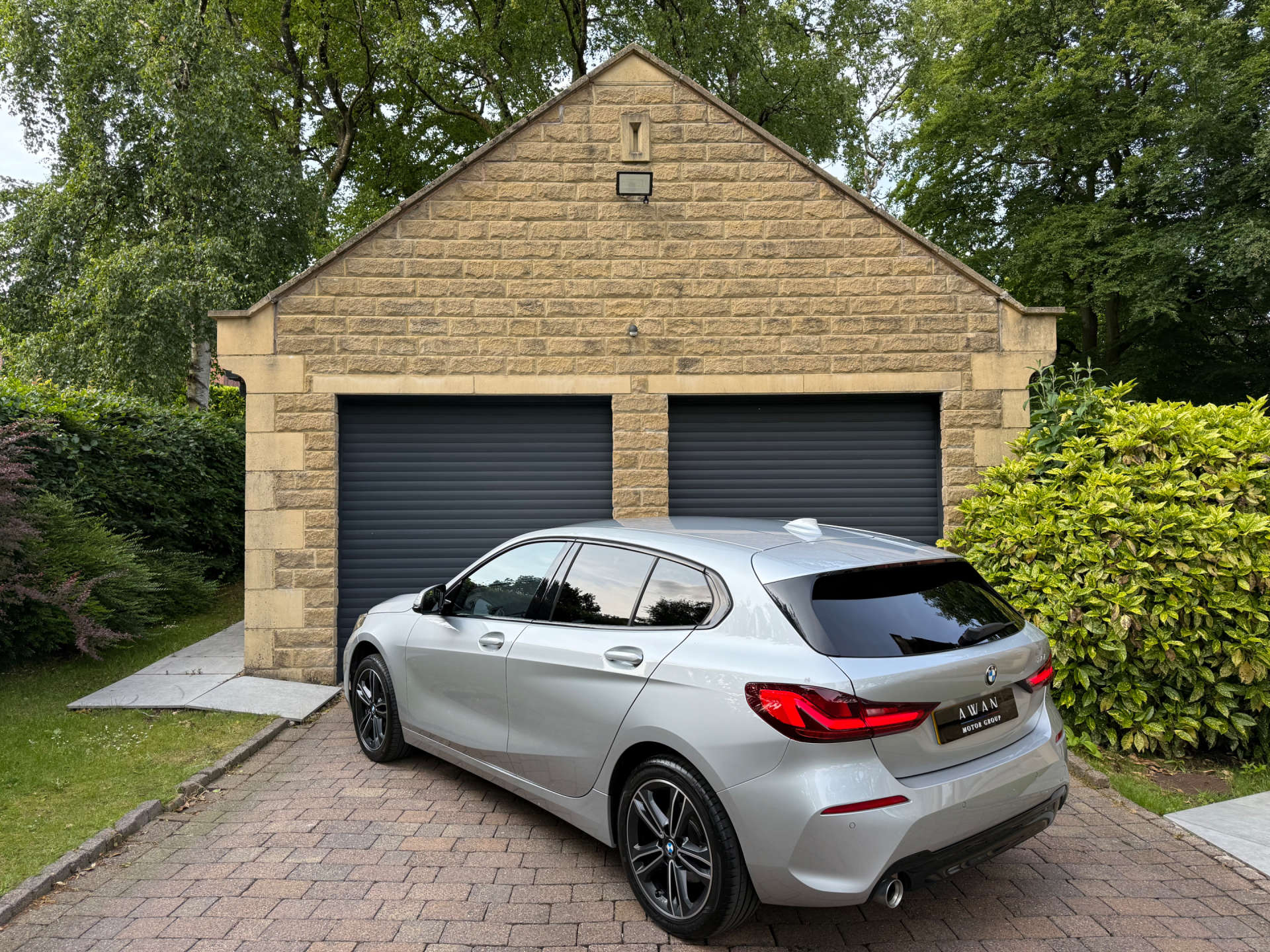 BMW 1 SERIES 1.5 118I Sport Auto 5dr #2
