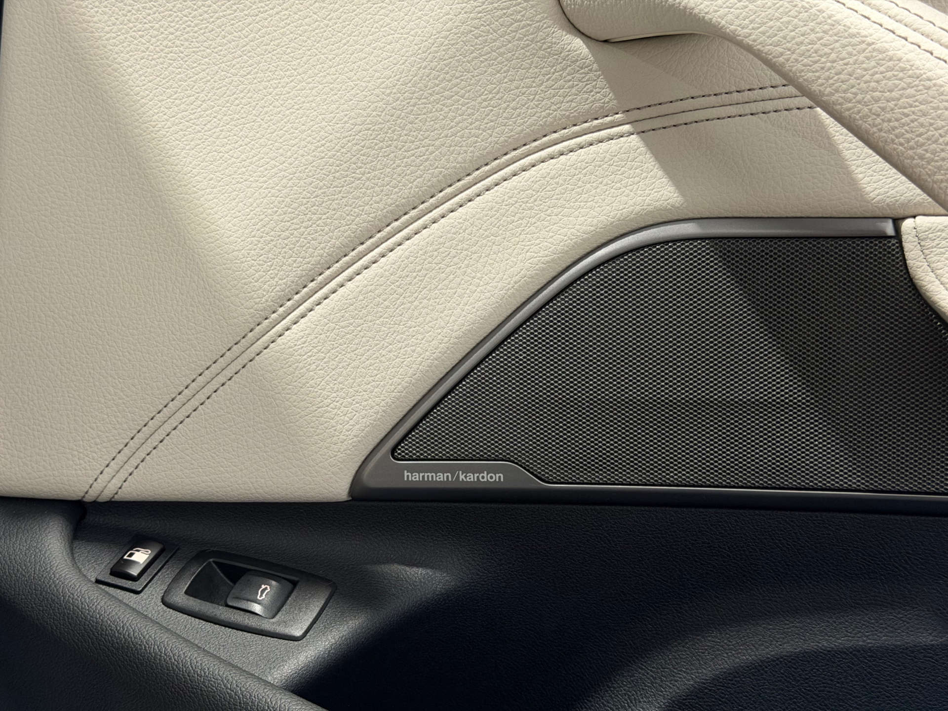 BMW 5 SERIES 2.0 530e M Sport Auto 4dr #27