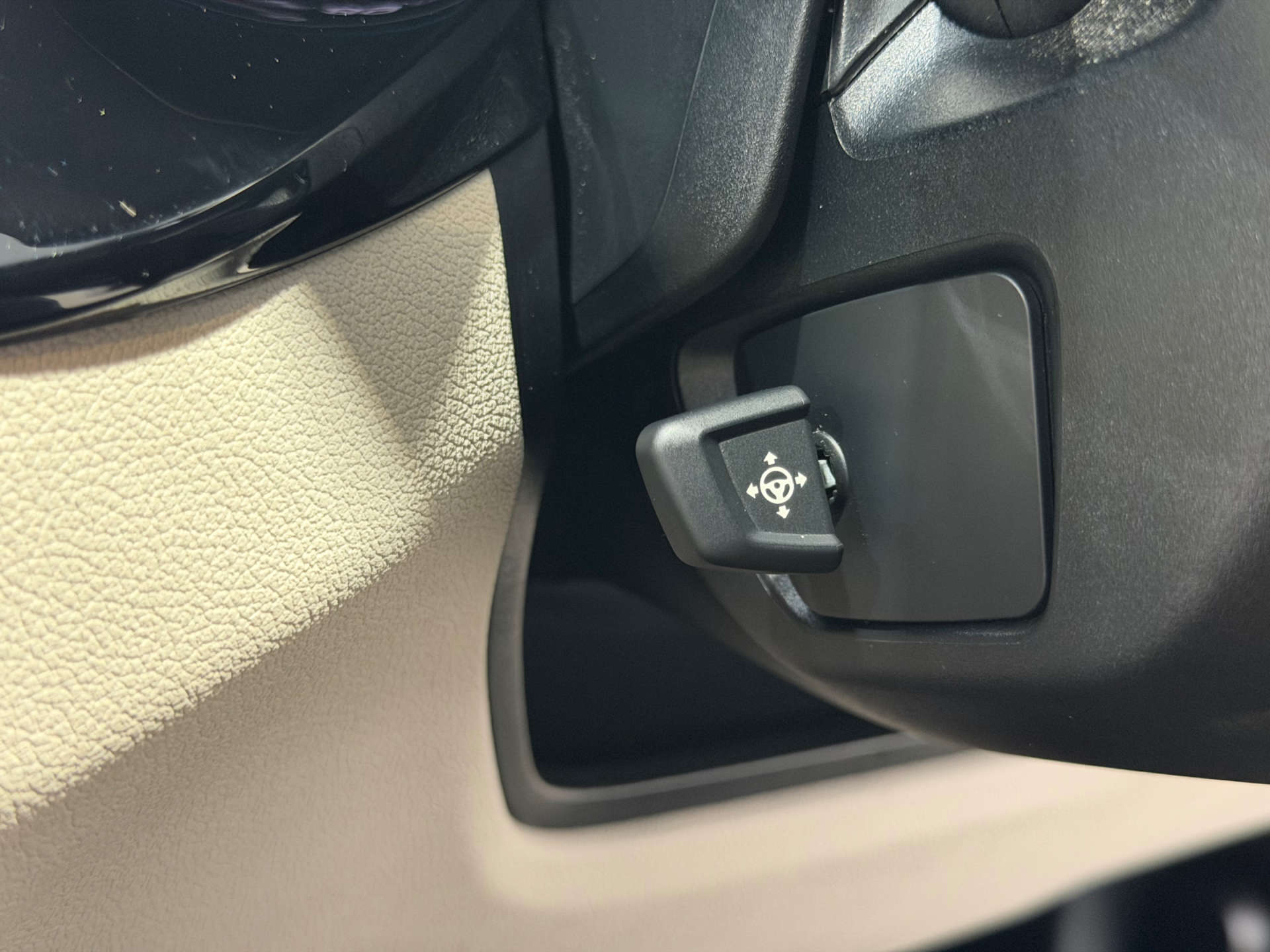 BMW 5 SERIES 2.0 530e M Sport Auto 4dr #35