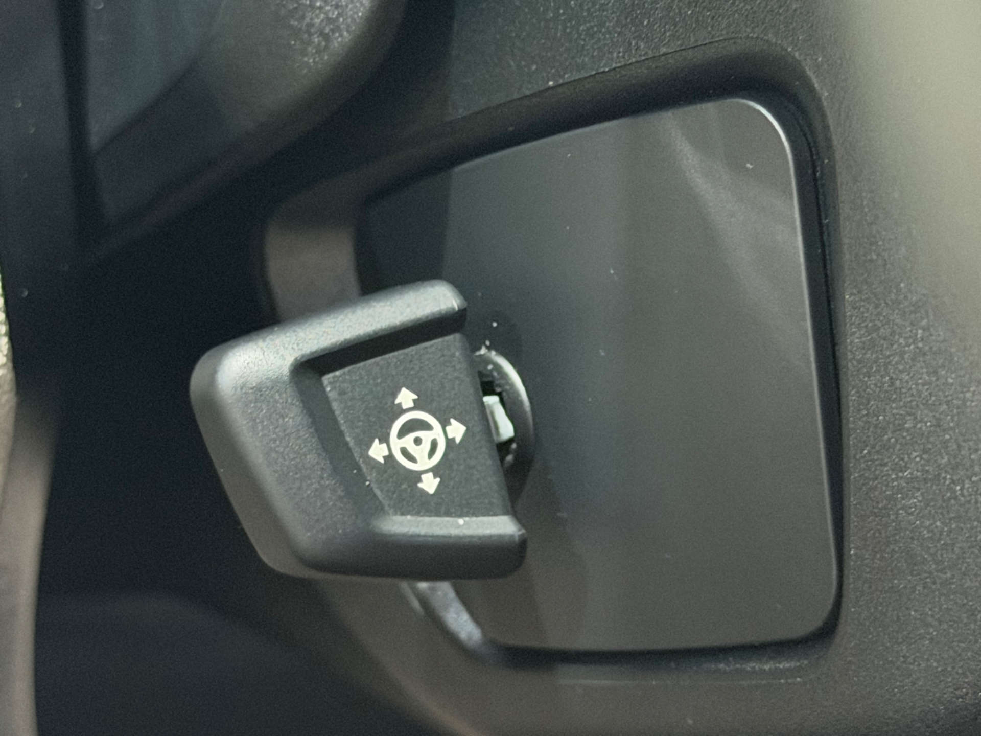 BMW 5 SERIES 2.0 530e M Sport Auto 4dr #36