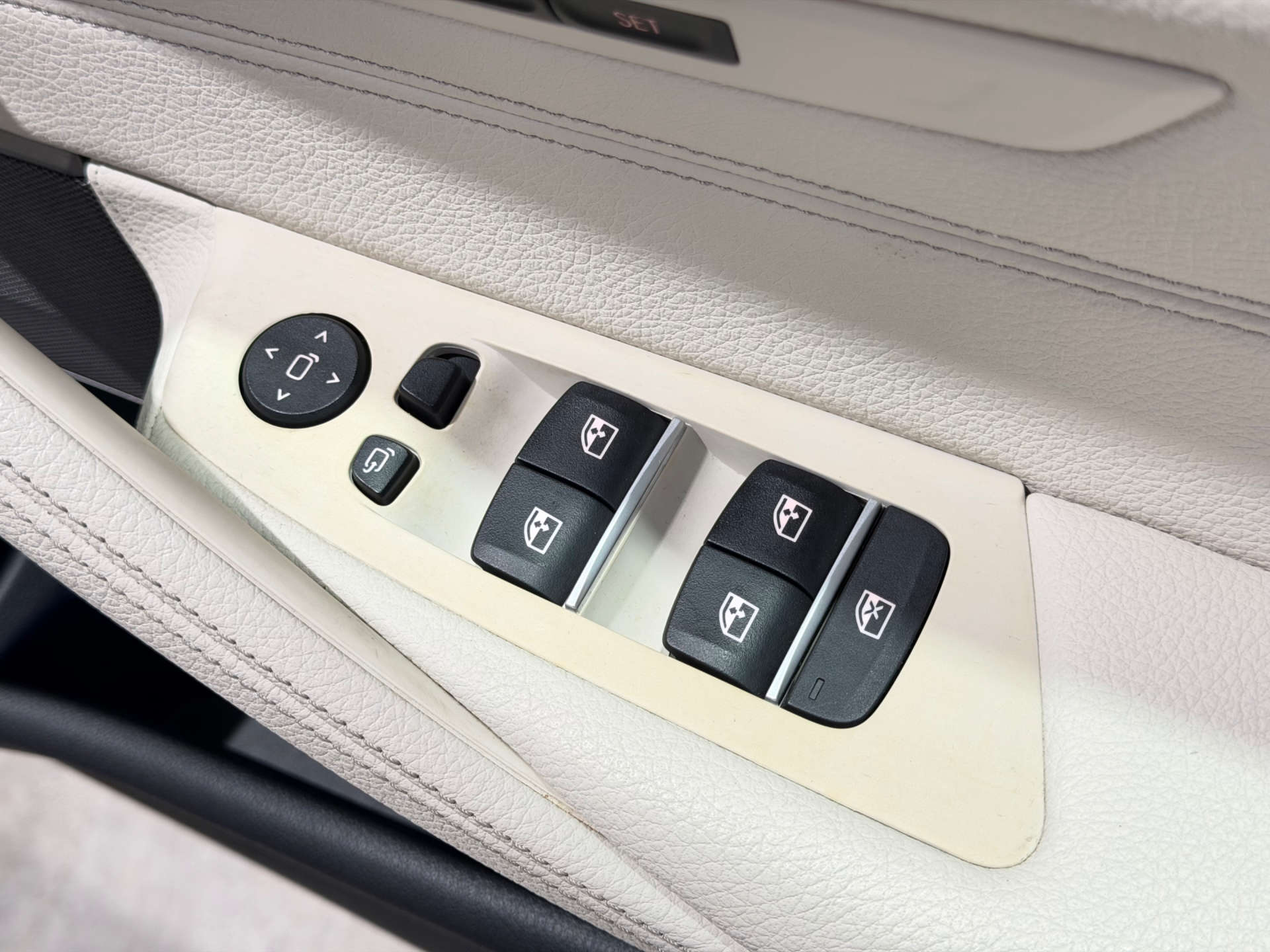 BMW 5 SERIES 2.0 530e M Sport Auto 4dr #37