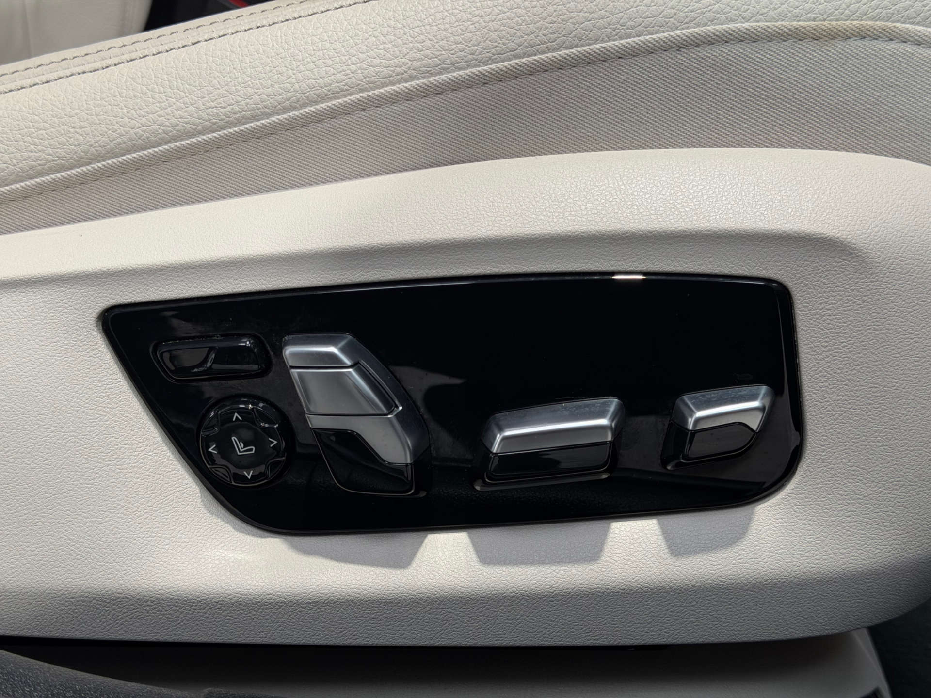 BMW 5 SERIES 2.0 530e M Sport Auto 4dr #38