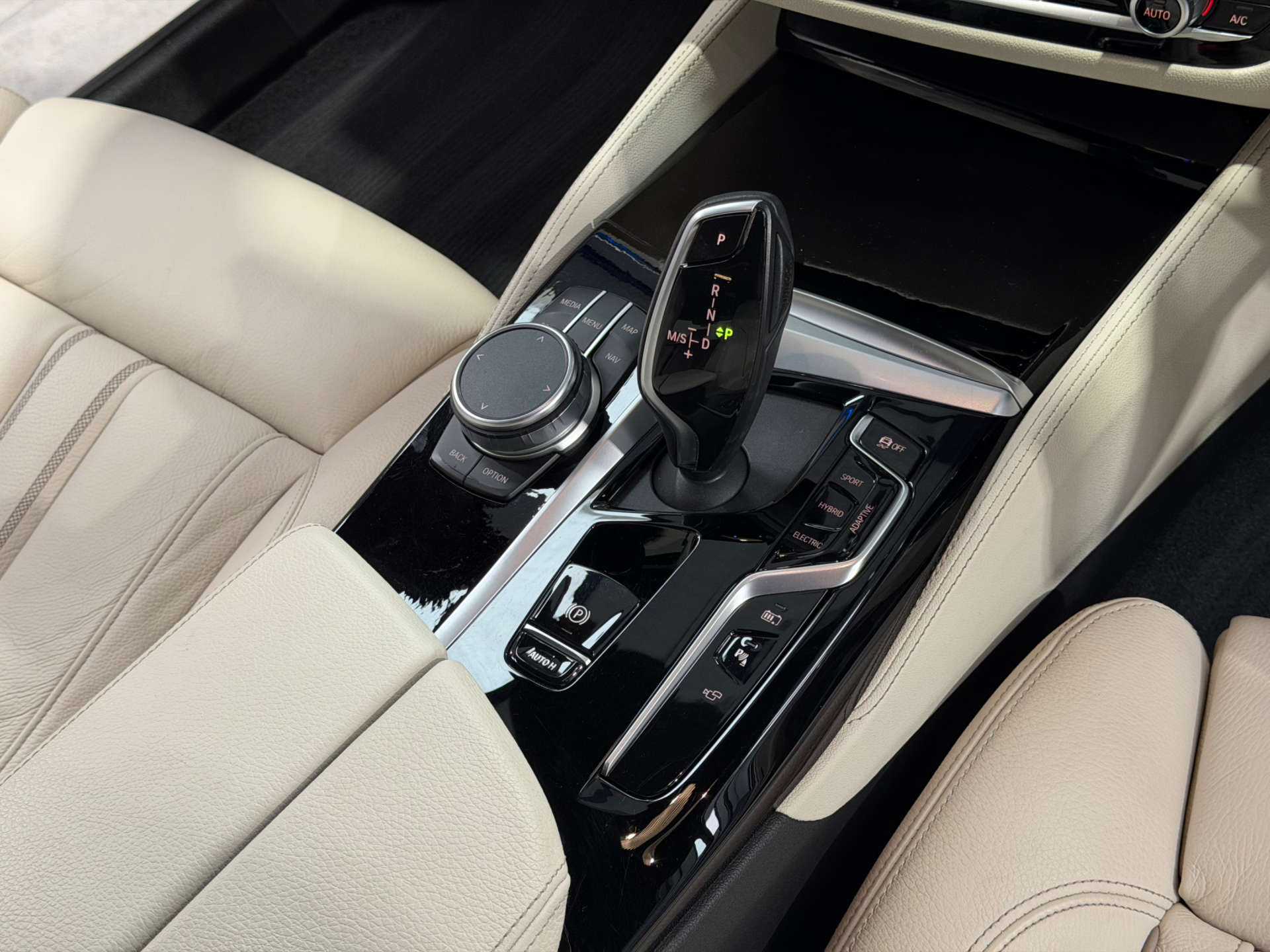 BMW 5 SERIES 2.0 530e M Sport Auto 4dr #55