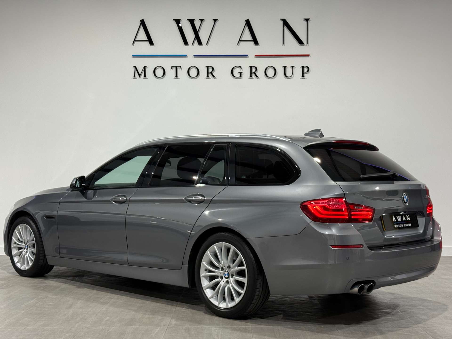 BMW 5 SERIES 2.0 525d Luxury Auto 5dr #2