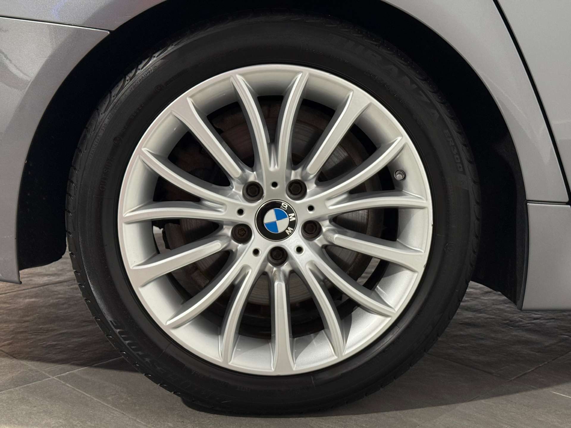 BMW 5 SERIES 2.0 525d Luxury Auto 5dr #8