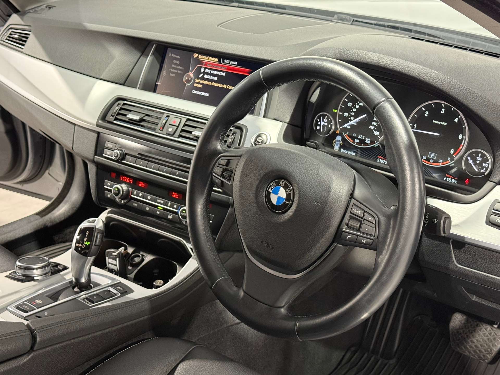 BMW 5 SERIES 2.0 525d Luxury Auto 5dr #12