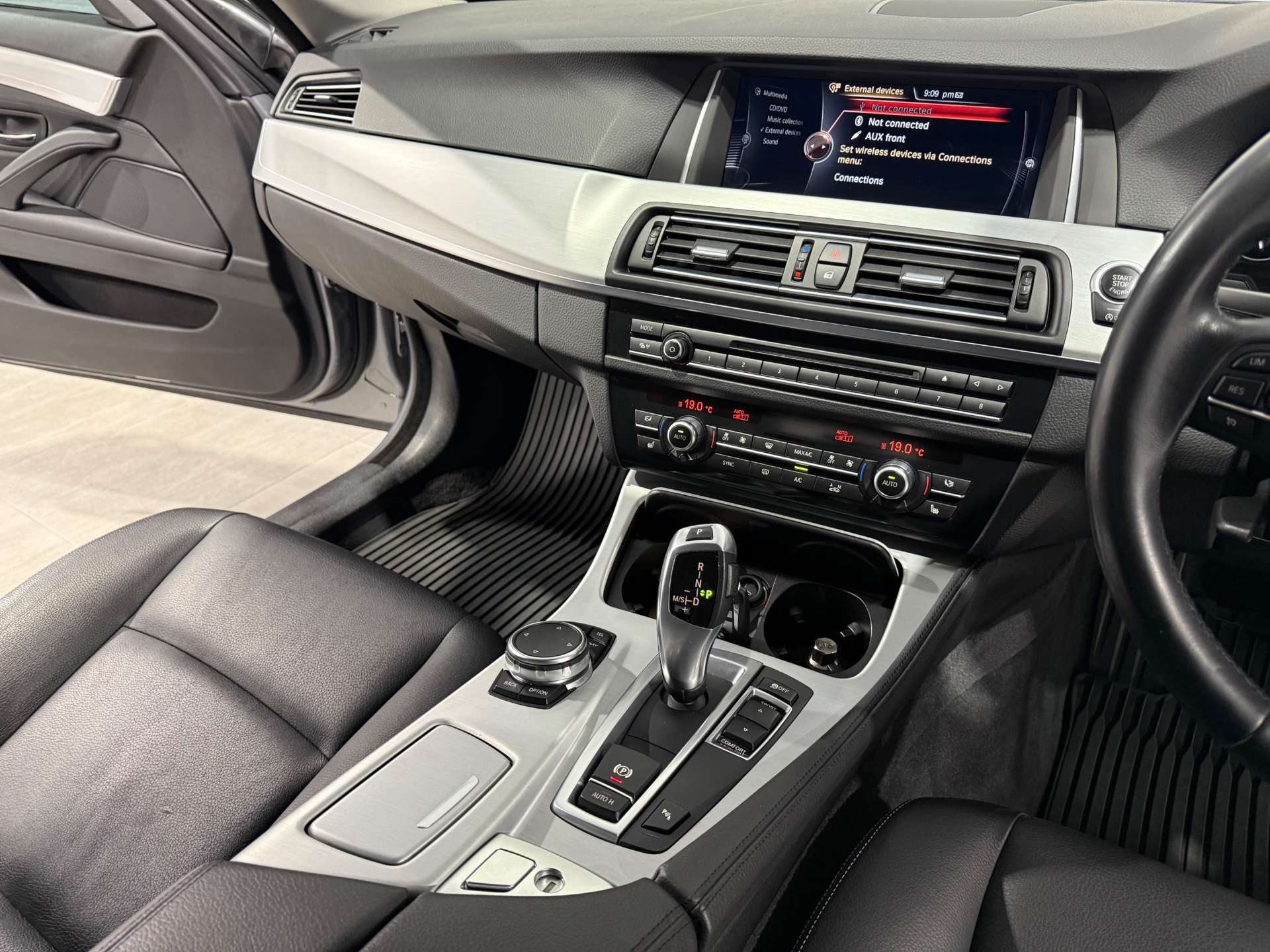 BMW 5 SERIES 2.0 525d Luxury Auto 5dr #13