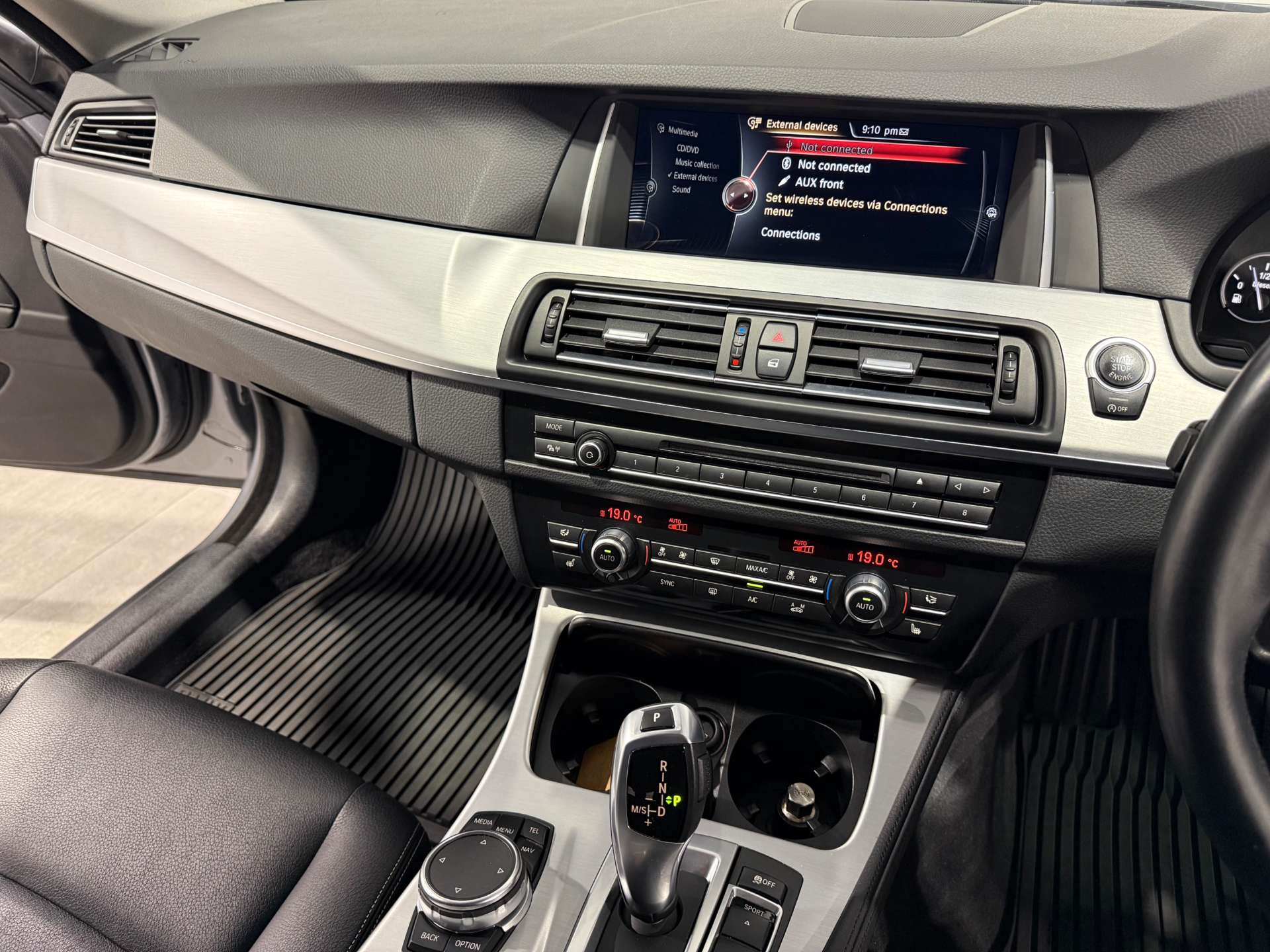 BMW 5 SERIES 2.0 525d Luxury Auto 5dr #14