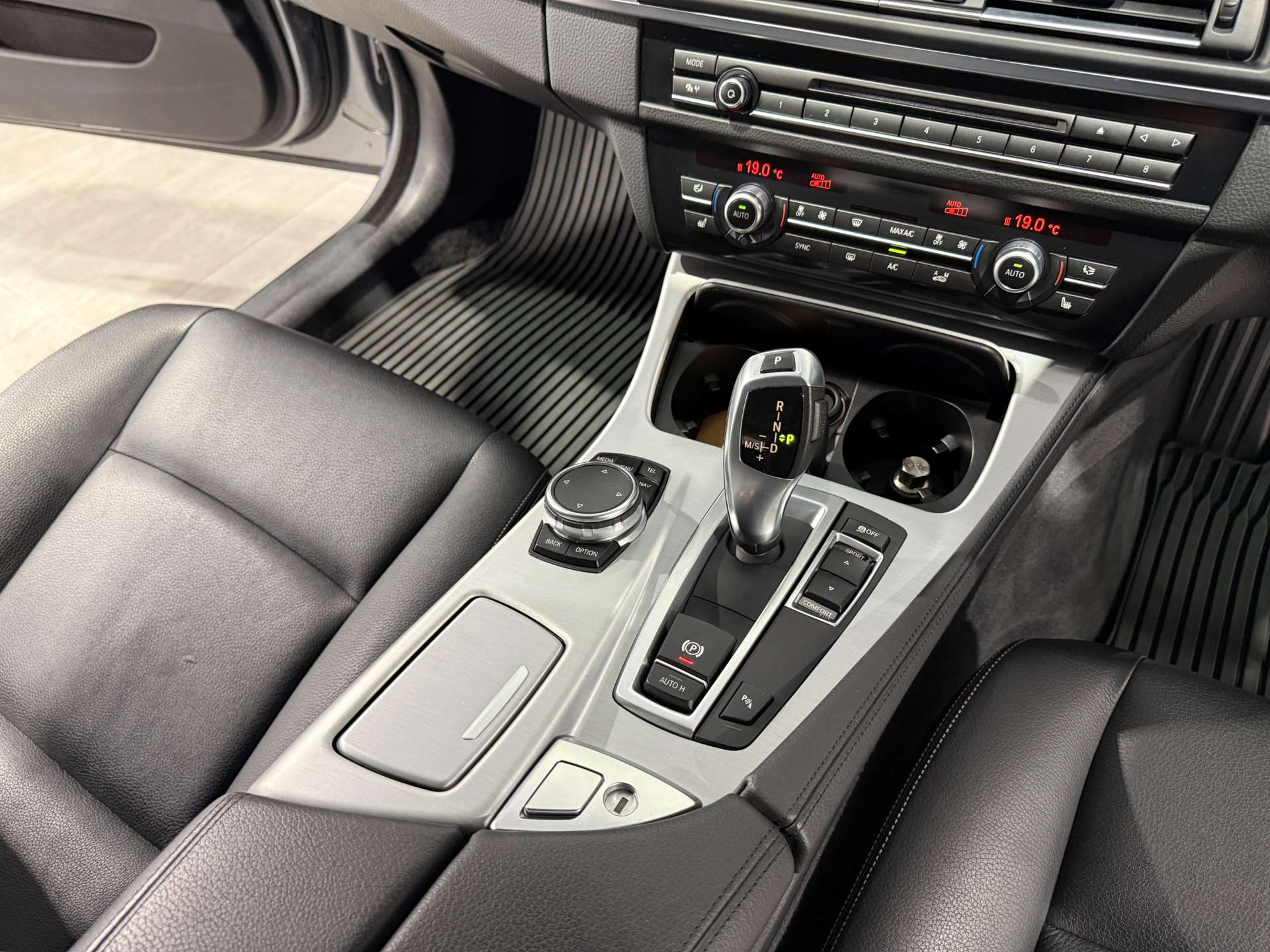 BMW 5 SERIES 2.0 525d Luxury Auto 5dr #15