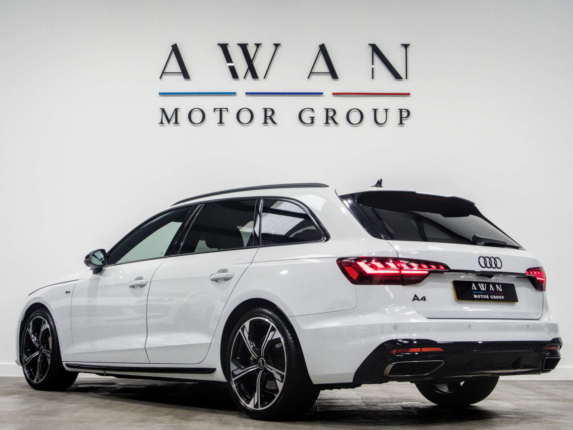 AUDI A4 2.0 A4 Black Edition 40 TFSI MHEV Semi-Auto 5dr #2