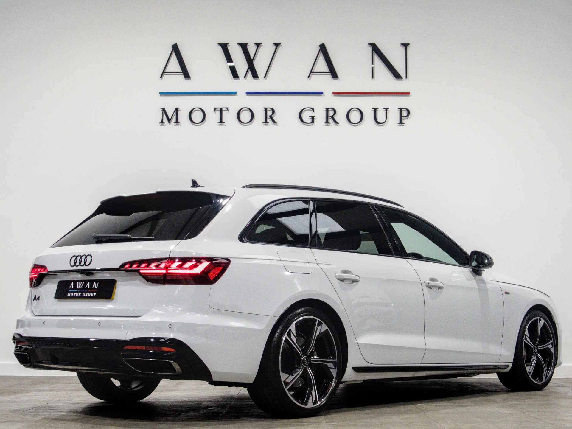 AUDI A4 2.0 A4 Black Edition 40 TFSI MHEV Semi-Auto 5dr #4