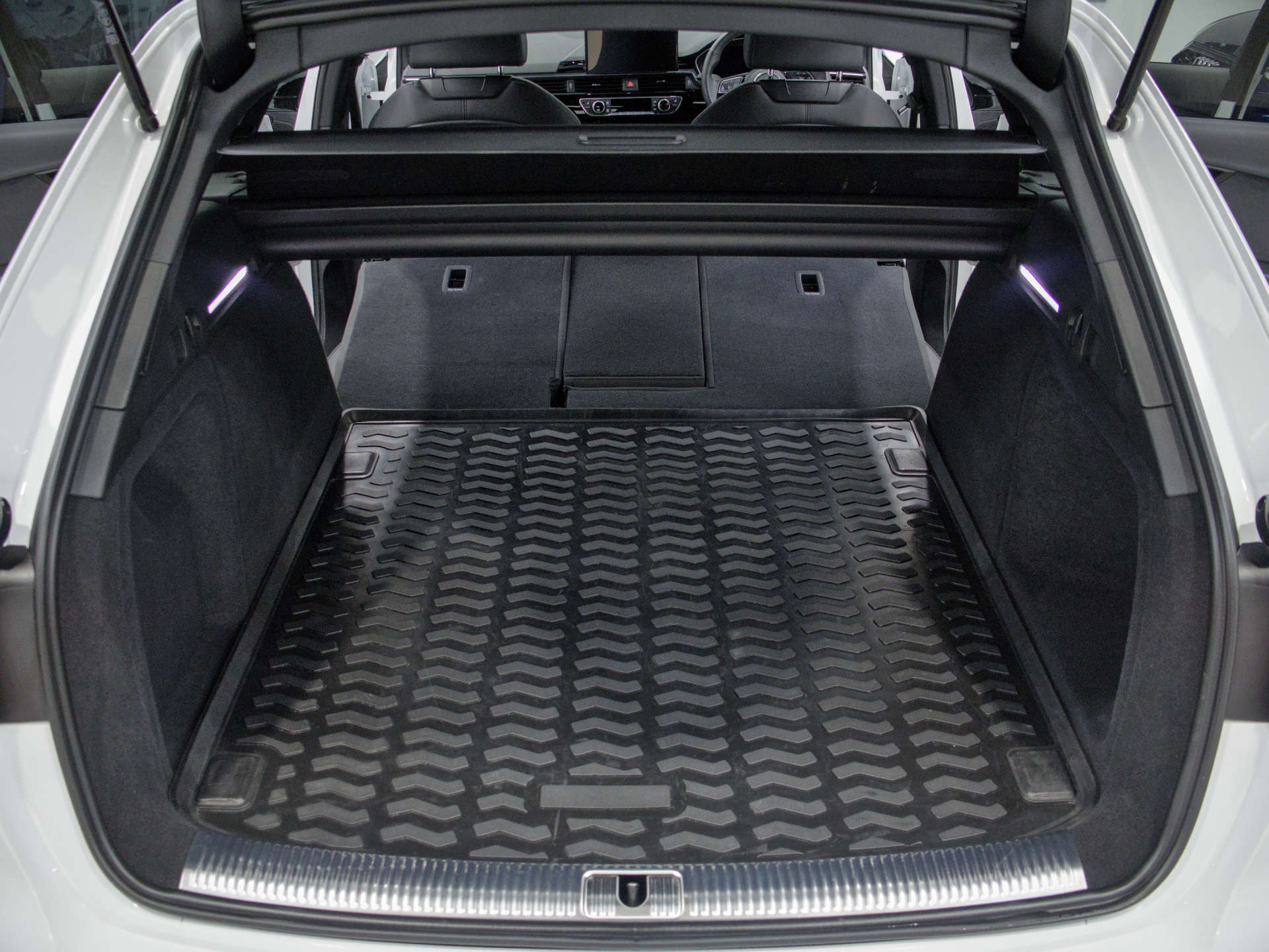 AUDI A4 2.0 A4 Black Edition 40 TFSI MHEV Semi-Auto 5dr #51