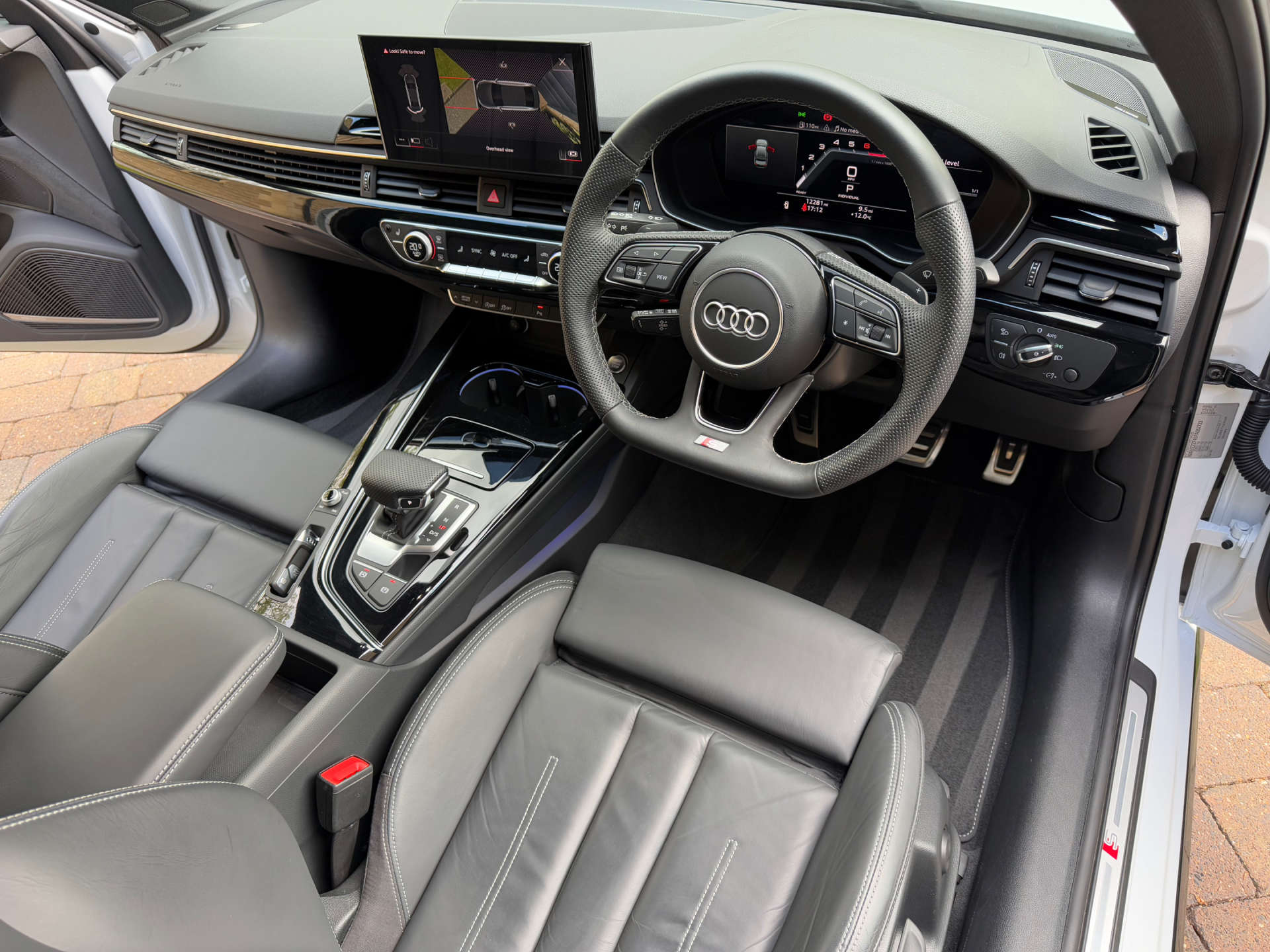 AUDI A4 2.0 A4 Black Edition 40 TFSI MHEV Semi-Auto 4dr #4