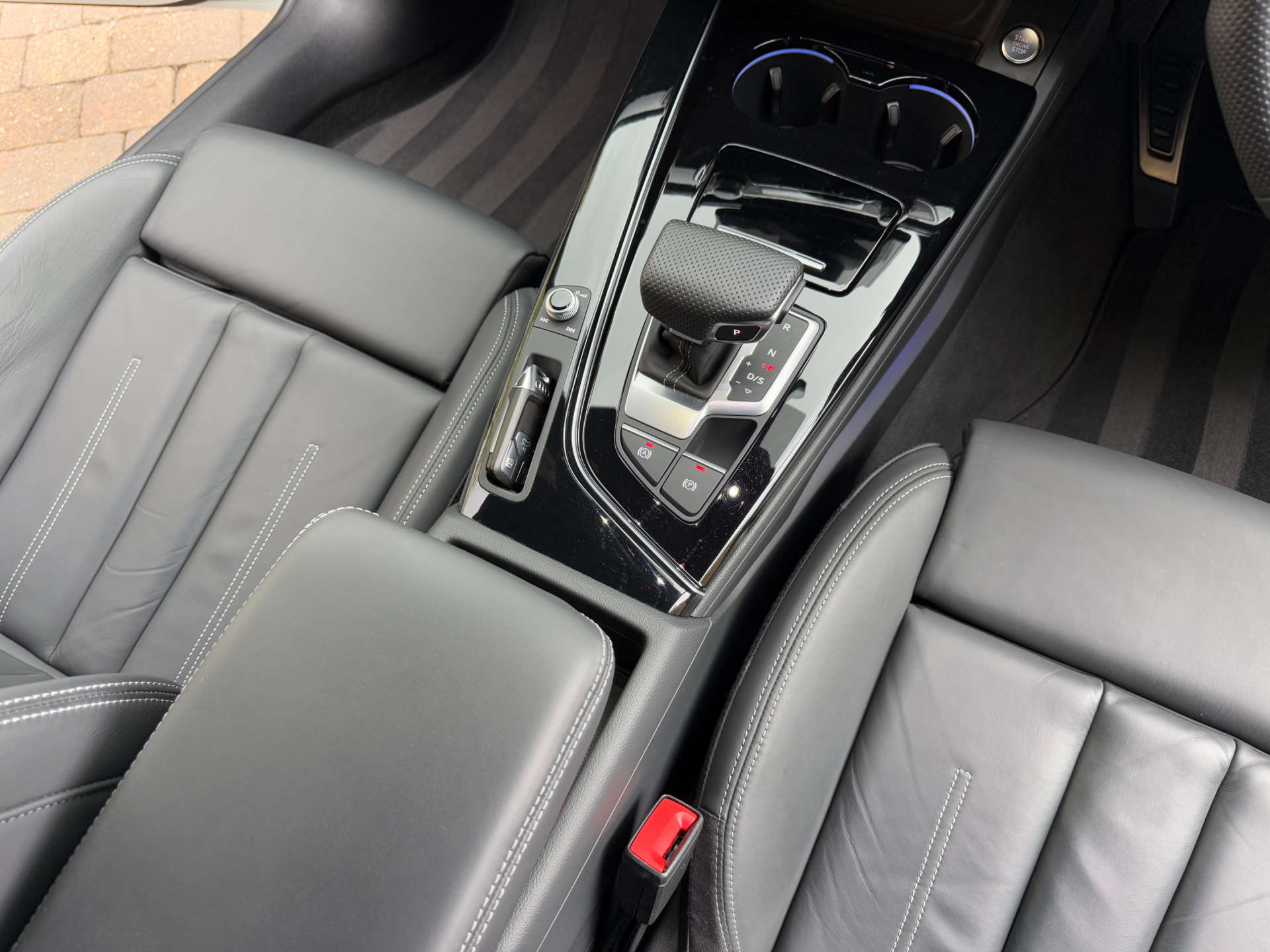 AUDI A4 2.0 A4 Black Edition 40 TFSI MHEV Semi-Auto 4dr #8