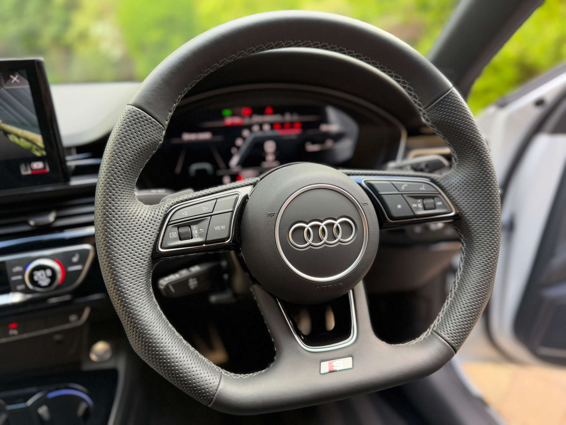 AUDI A4 2.0 A4 Black Edition 40 TFSI MHEV Semi-Auto 4dr #32