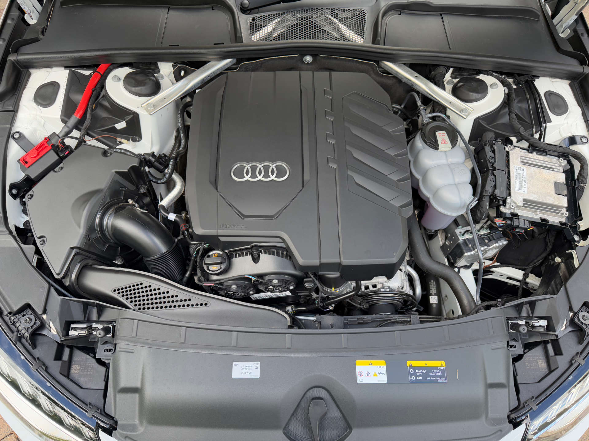 AUDI A4 2.0 A4 Black Edition 40 TFSI MHEV Semi-Auto 4dr #52