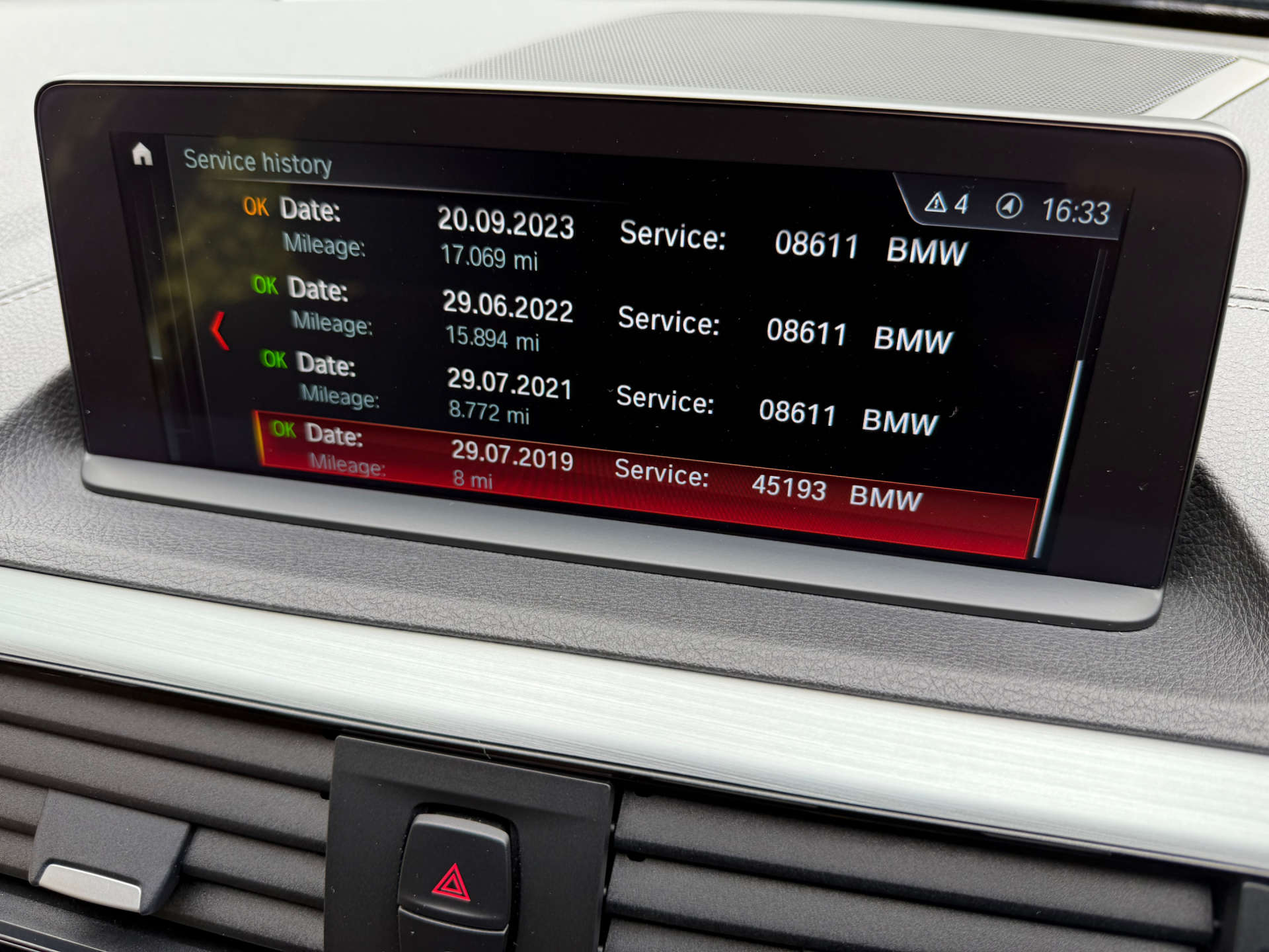 BMW 1 SERIES 1.5 118i M Sport Shadow Edition Auto 5dr #17