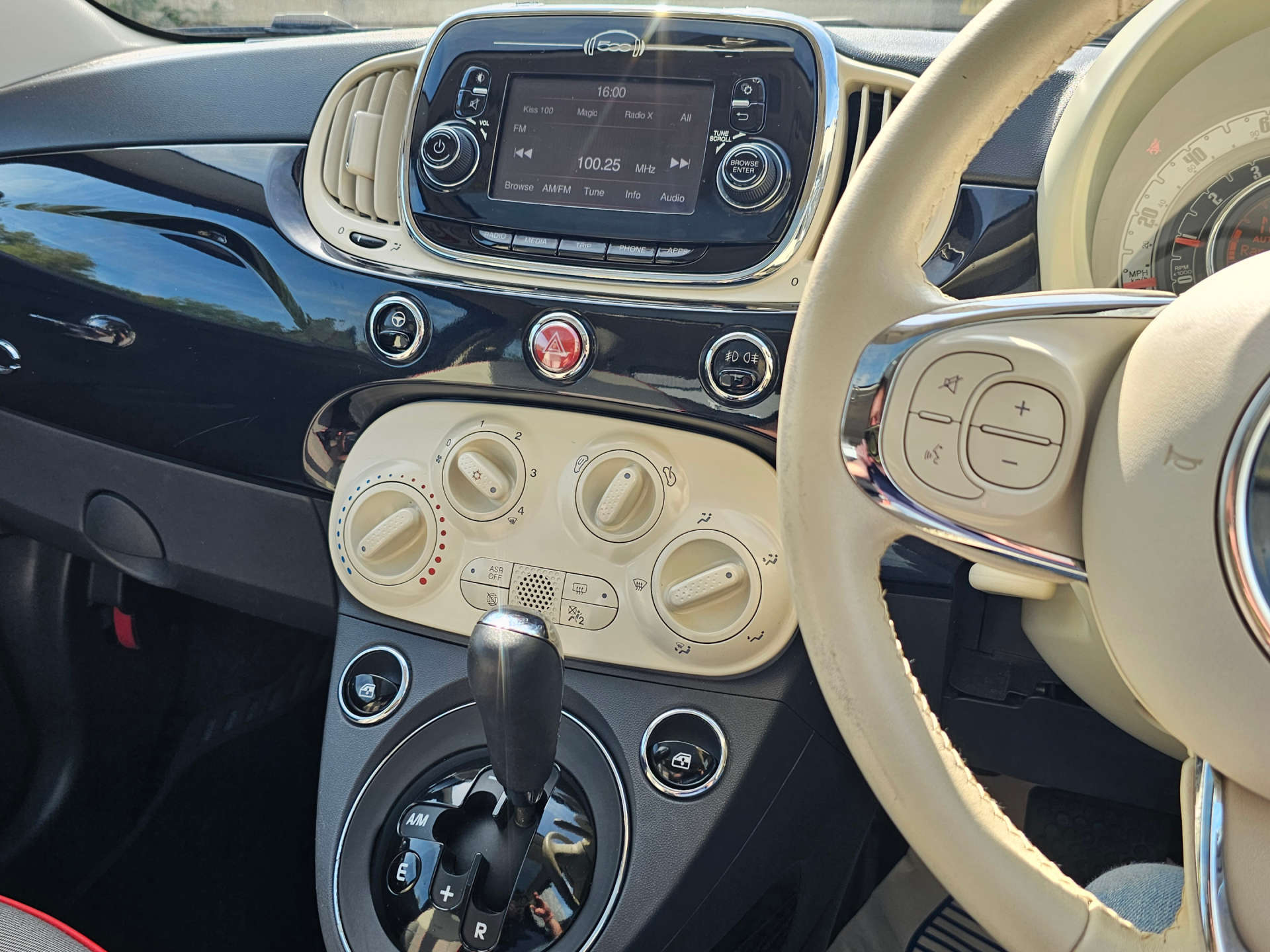 FIAT 500 1.2 500 Lounge Semi-Auto 3dr #29