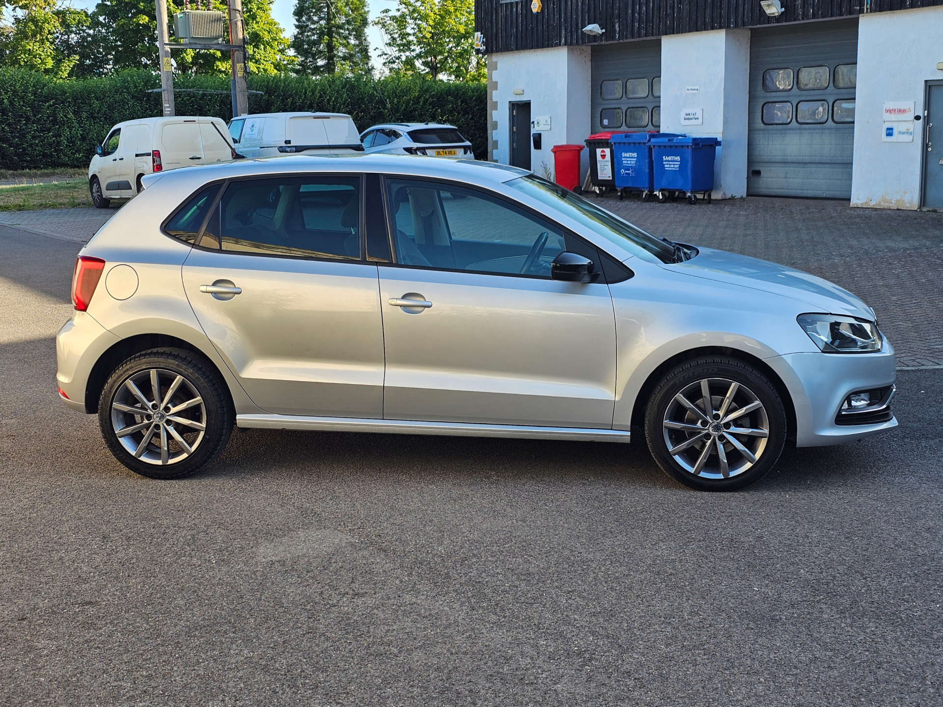 VOLKSWAGEN POLO 1.0 Polo SE Design 5dr #1