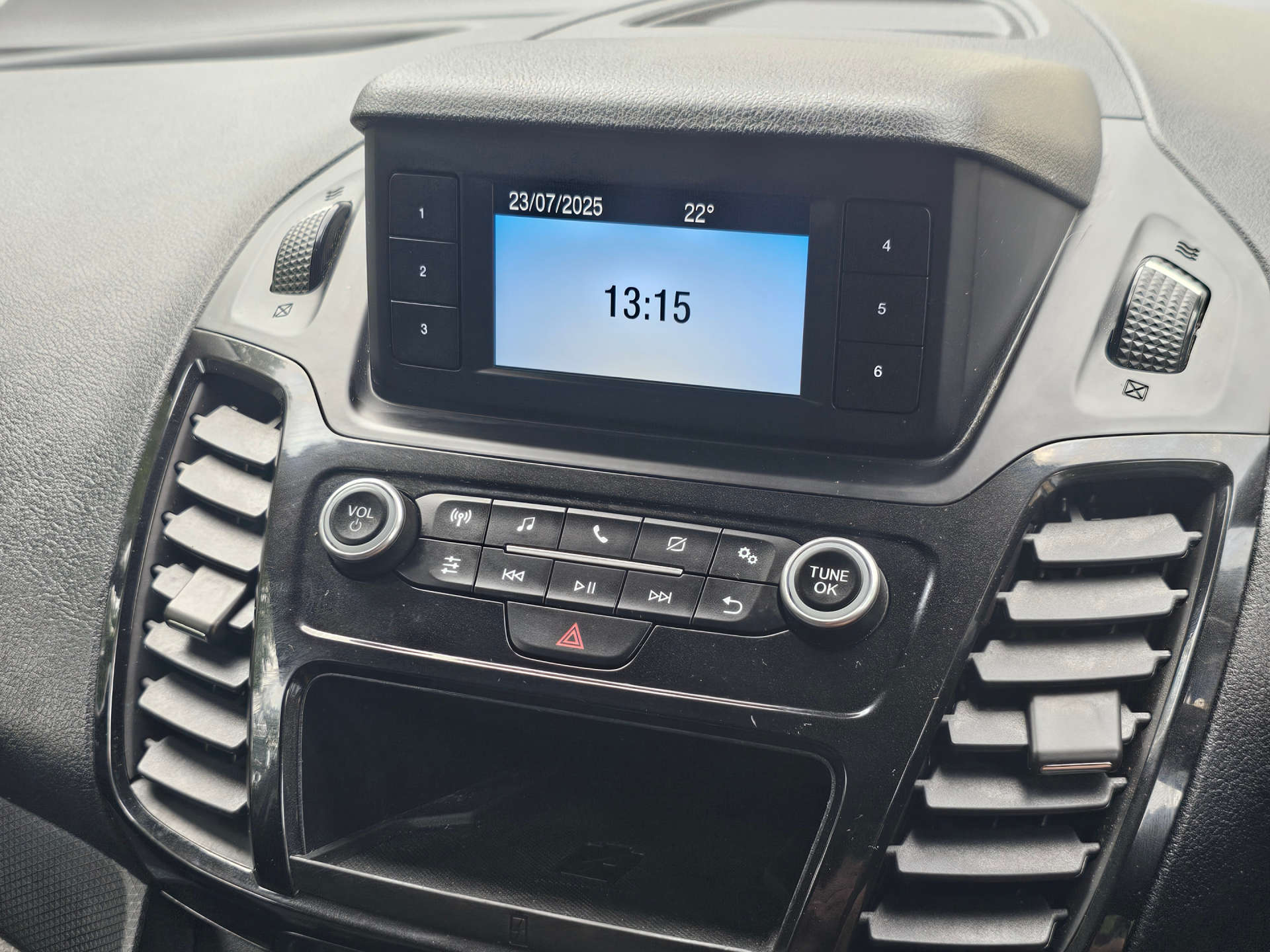 FORD TRANSIT CONNECT 1.5 Transit Connect 200 Limited TDCi #26