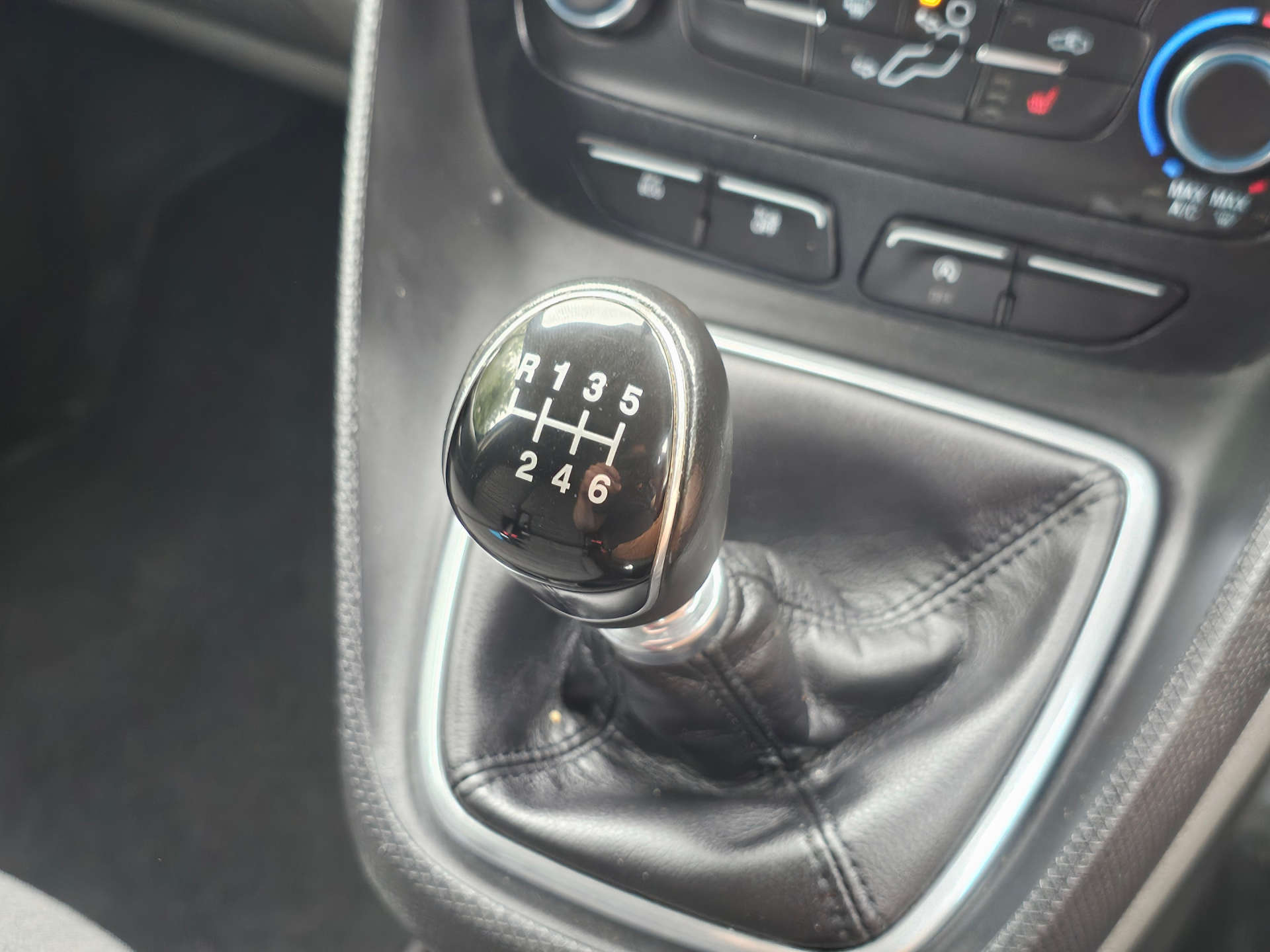 FORD TRANSIT CONNECT 1.5 Transit Connect 200 Limited TDCi #29