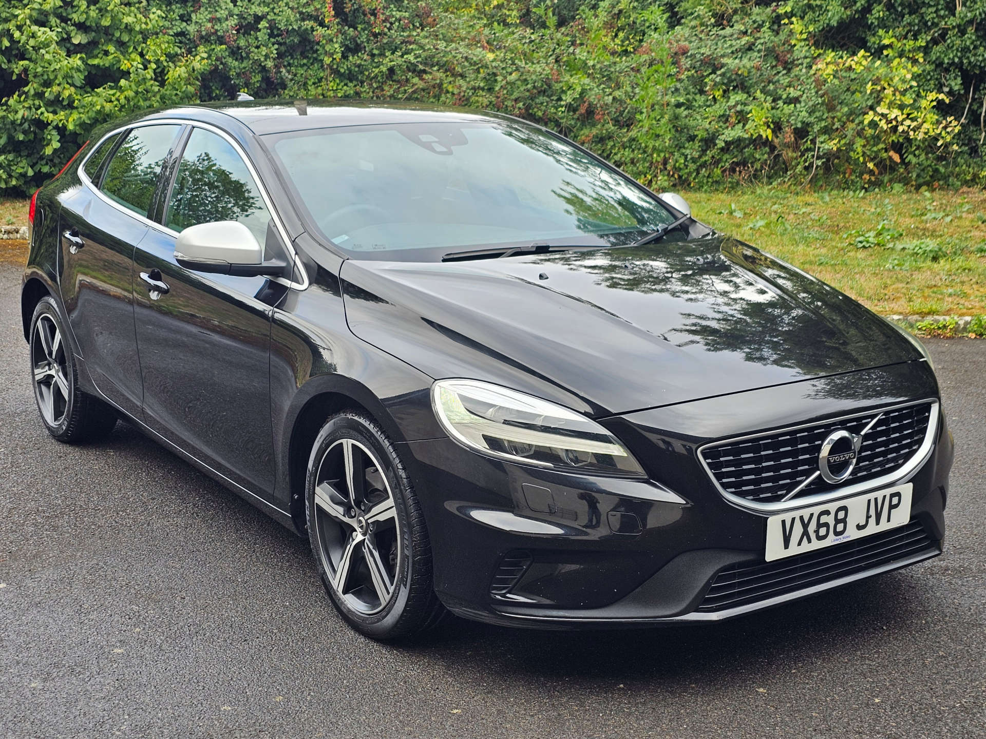 VOLVO V40 2.0 V40 R-Design Nav+ T2 5dr #0