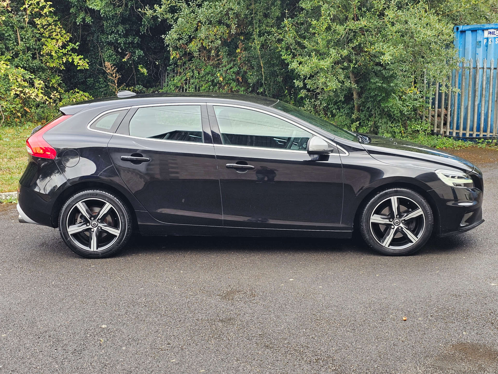 VOLVO V40 2.0 V40 R-Design Nav+ T2 5dr #4