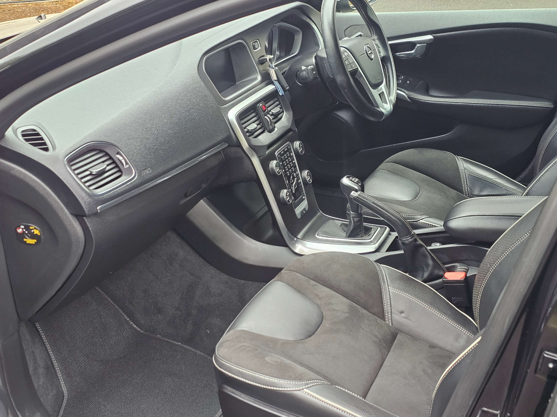 VOLVO V40 2.0 V40 R-Design Nav+ T2 5dr #17