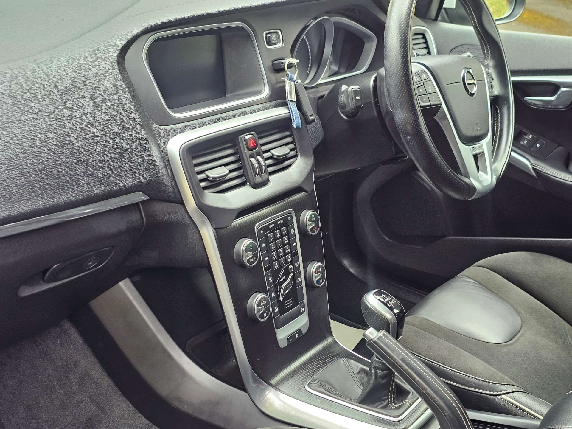 VOLVO V40 2.0 V40 R-Design Nav+ T2 5dr #19